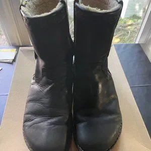 UGG Aliso Black Boots 13 UGG | Shoes | Ugg Aliso Black Boots 3 | Poshmark main image 4